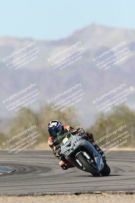 media/Dec-04-2025-Racers Edge (Thu) [[5ebc9f124d]]/3-B Group/1-Session 1 (Turn 7)/